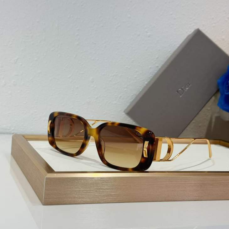 Picture of Dior Sunglasses _SKUfw79279347fw